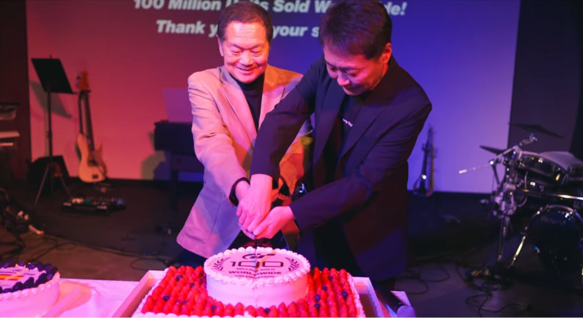 Zuby_Tech's tweet image. Ken Kutaragi &amp;amp; Kazunori Yamauchi Celebrating Gran Turismo 100 Million Units Sold!

#GranTurismo #GT #100Million