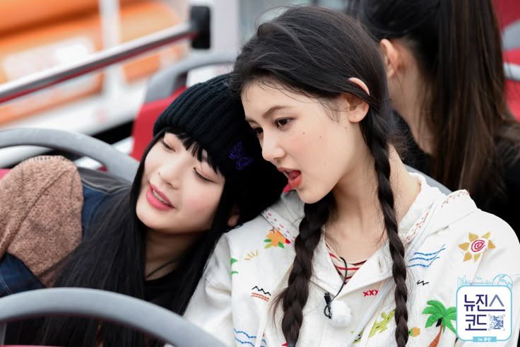 minjibase's tweet image. hybe your media play won’t work on me i know what sisters look like