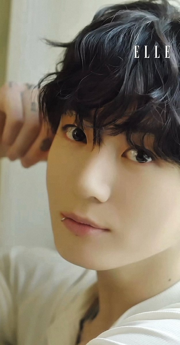 jeonsfairyy's tweet photo. chanel‘s little prince. ۪ᩍ https://t.co/DnJWnj6Myn