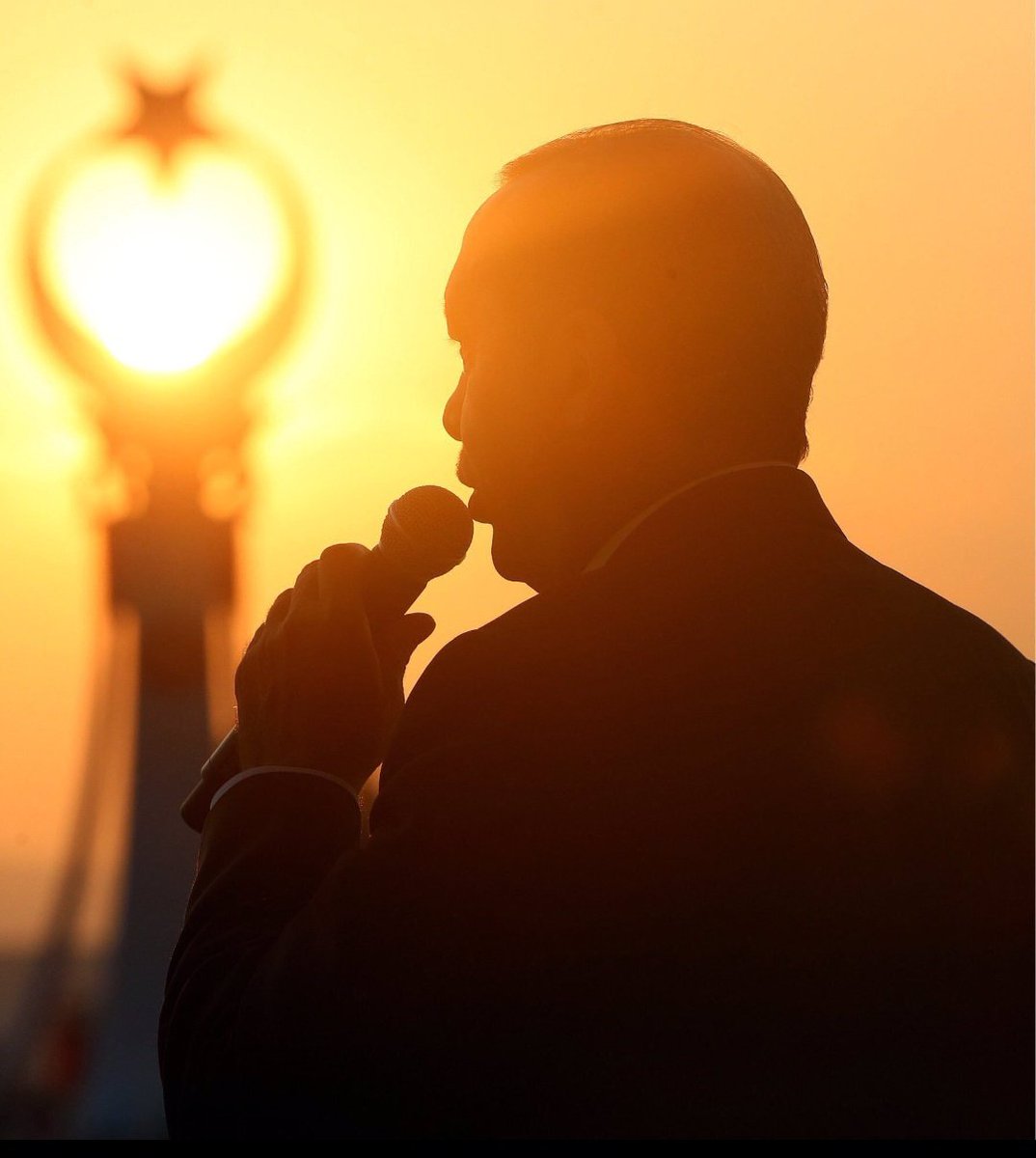 Bu Bayrağın altında yaşayıp ihanet edenlere, hilalin gölgesi haram olsun.

Selam olsun Umuda, 
Selam olsun Ak Doslara.

RTErdoğan❤️🇹🇷