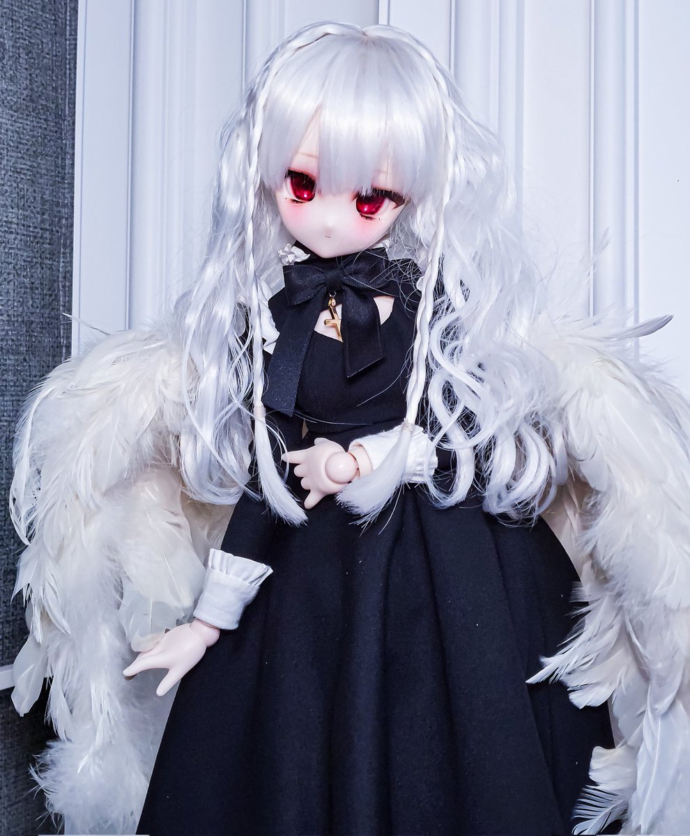 몬가 째려보는것도 이쁜거같음