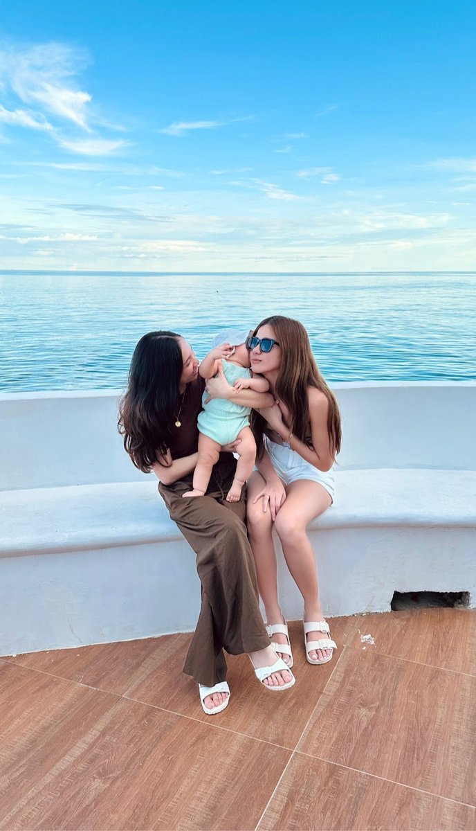 qnaiahhhh's tweet photo. Age gap who? Ia and Aiah? They’re both babies 🥹🫶 https://t.co/HZtV80dATZ