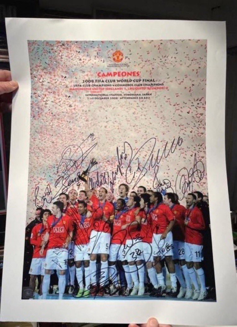 🇾🇪 FOR SALE CAMPEONES 🇾🇪

Signed by the 2008 Club World Cup winners 

DM for price