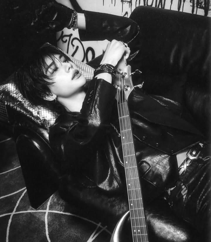 httpshyunchanie's tweet image. i'm having cravings:]]
#BangChan #Hyunjin #hyunchan