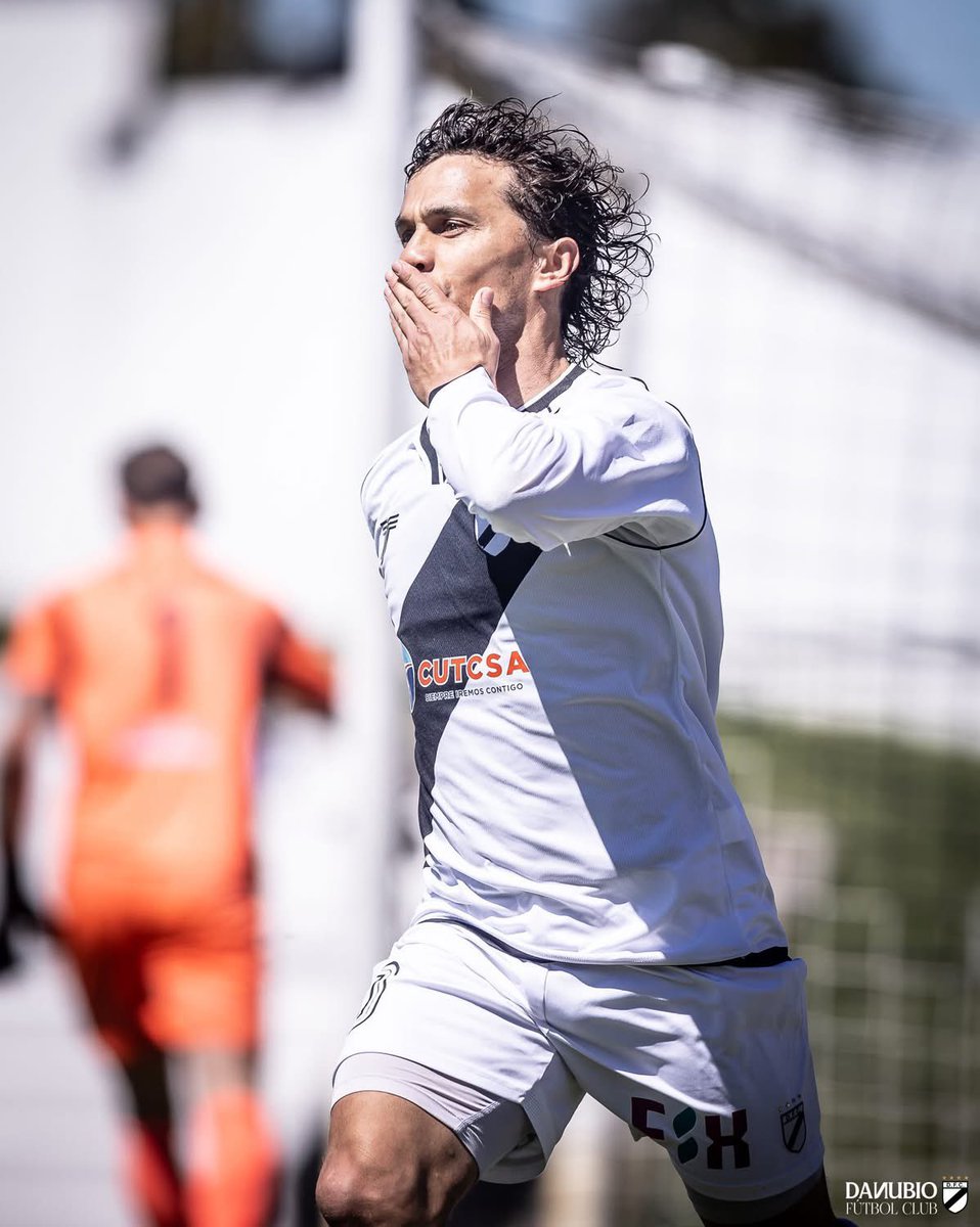 🗣️ Sebastián Fernández tomó una decisión respecto a su carrera: seguirá jugando y va a renovar su vínculo con Danubio por un año más. 

ℹ️ Info de <a href="/MauriBenitez_87/">Mauri Benitez</a> en La Mañana del Fútbol por 𝐄𝐥 𝐄𝐬𝐩𝐞𝐜𝐭𝐚𝐝𝐨𝐫 𝐃𝐞𝐩𝐨𝐫𝐭𝐞𝐬

📻 810 AM · 92.5 FM
▶️