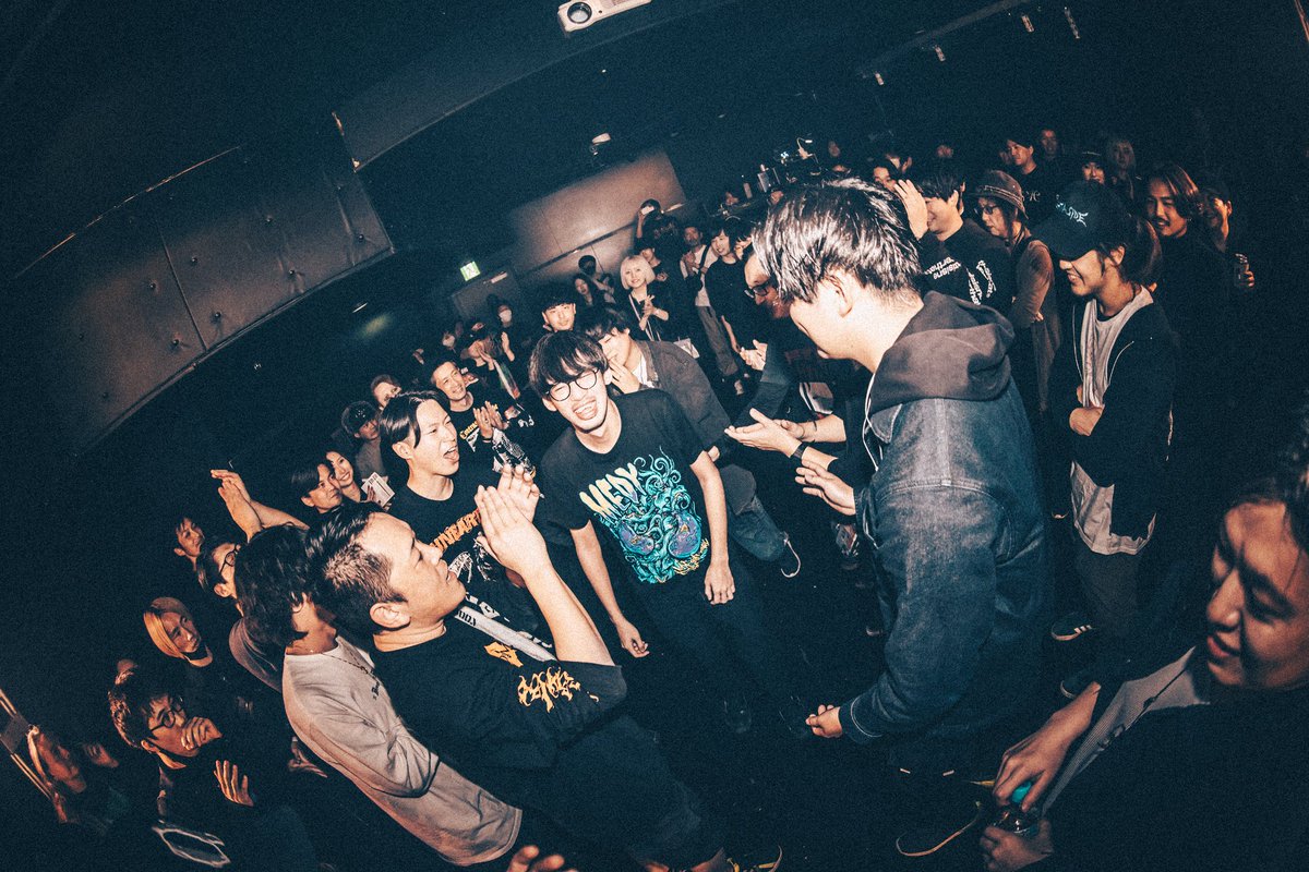 【今年の総括】
本当に今年はやりたいこと5兆%できてよかったです！
murrumbidgeesも天牙祭も出来て大満足！
そしてnuvolascura対バン出来てしまい人生終了しましたがなんとか頑張りますわ！
また来年も皆さんよろしくお願いします🙇まあ多分天牙祭やるのでよろしくお願いします！良いお年を💋