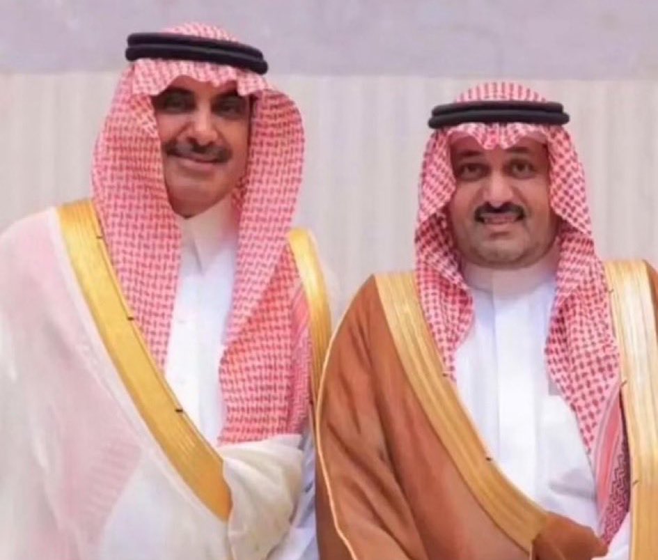 قصيدة الشيخ عبدالرحمن بن ماجد بن عمر بن ربيعان موجهة إلى الأفاضل مشعل بن مطلق بن جدعان النفيعي وحامد بن سمار الكرشمي

يابن جدعان يازبن الجزيلة
ياراع الطيب كساب الجميلة 

ترى حامد قرينك بالمراجل
جمل زومان شيال الثقيلة

بني عمٍ مواقفكم تشرف
وقول احسنت للمحسن فضيلة 

معادنكم منابتها