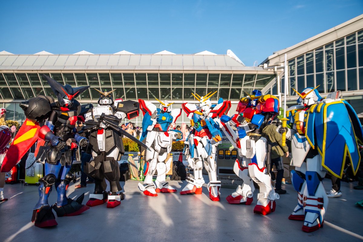 hikarundam's tweet photo. 冬コミケ初日はGガンダムあわせでした！
ゴッドガンダムで参加してきました！👍
撮影ありがとうございました！

#C107 
📸@Johnny_Director https://t.co/p5dnDMzsGL