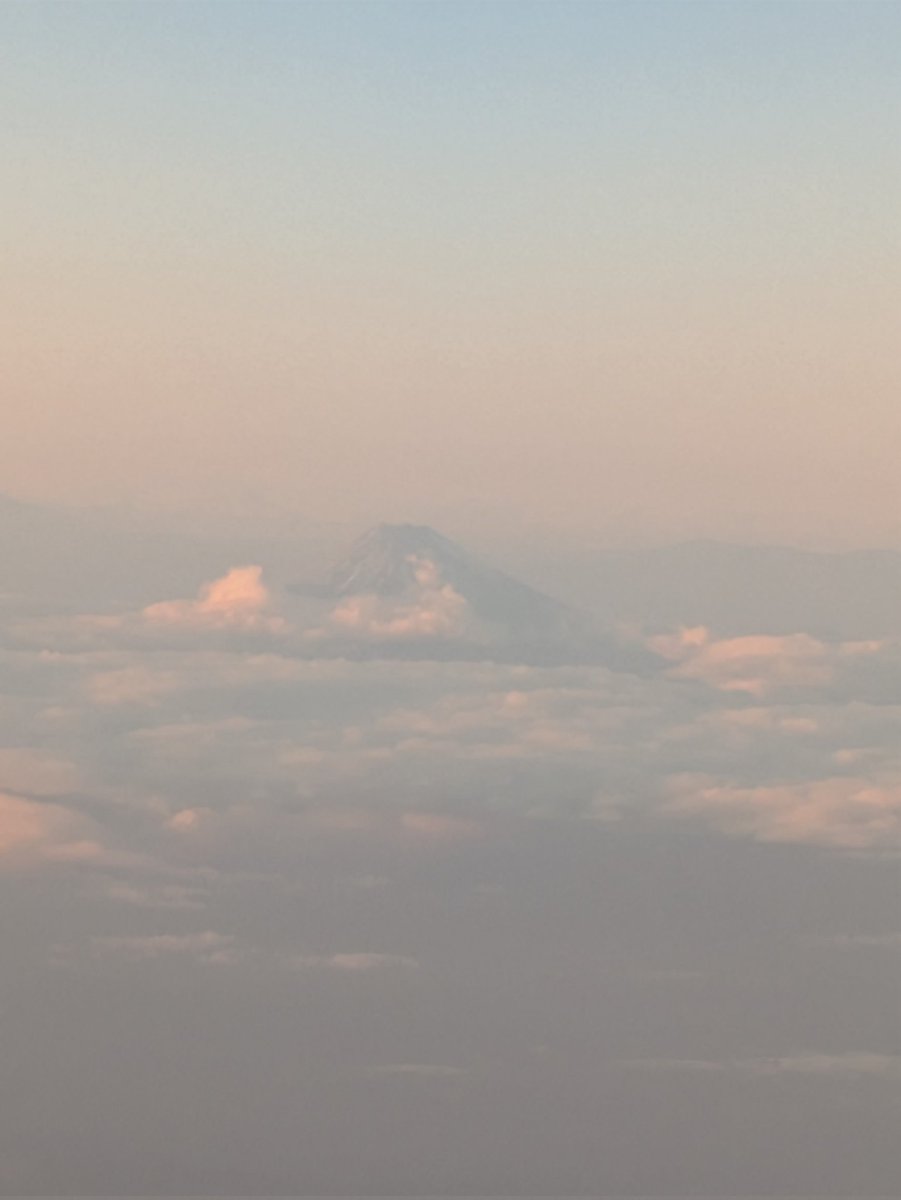 rie15443's tweet photo. 中部から成田
富士山も見えた。 https://t.co/rVmbAYU1GS