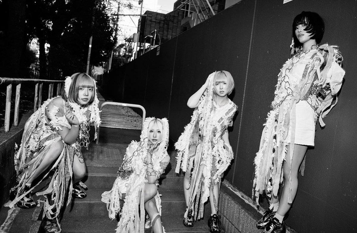 🪬NEW ARTIST PHOTO🪬

#コウテカ4
#校庭カメラガールフィーア