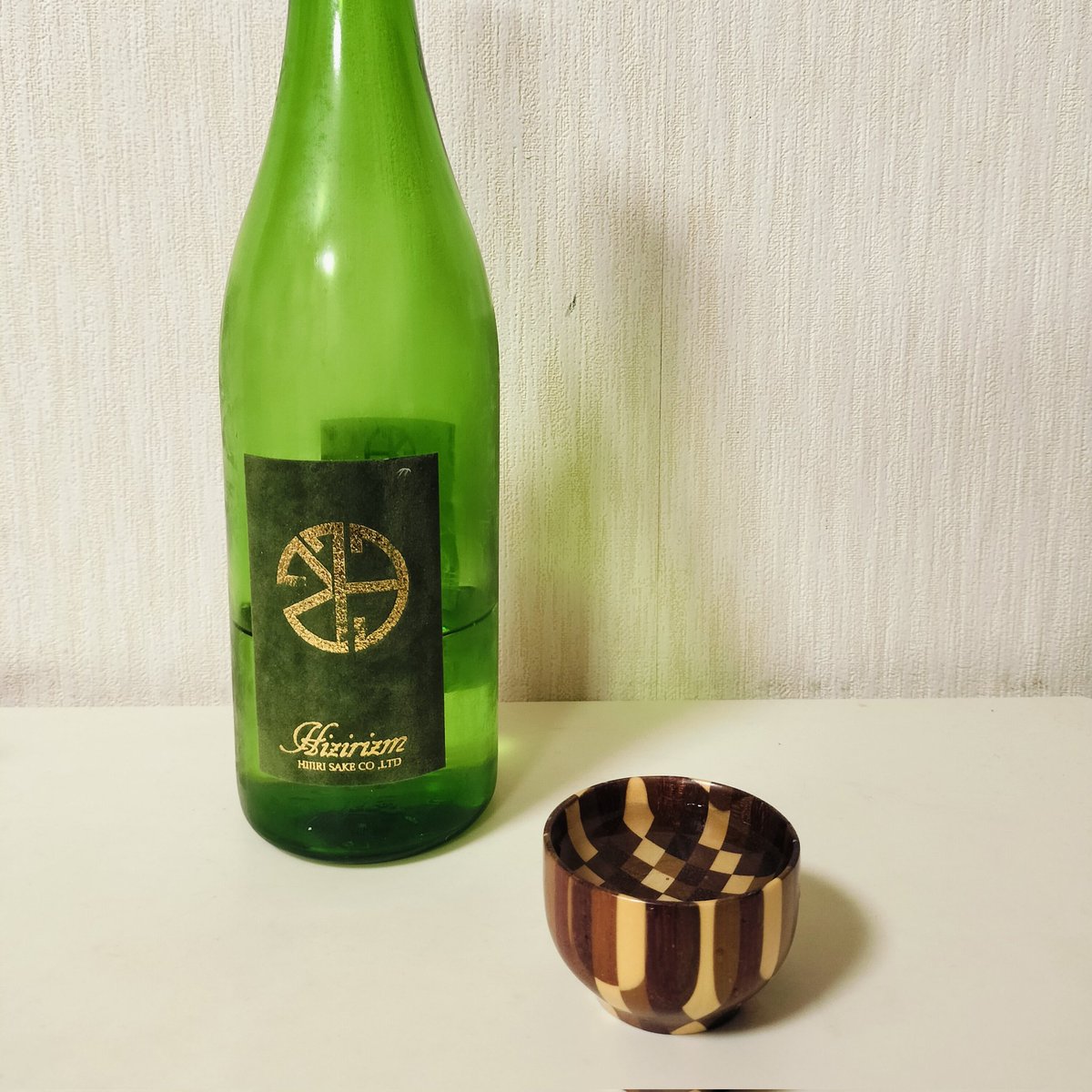 unaa1524's tweet photo. 開栓してしばらく経っても美味しいお酒とそうでないお酒の違いってなんなんでしょうー
#OMCD https://t.co/GY3OAk4k6q