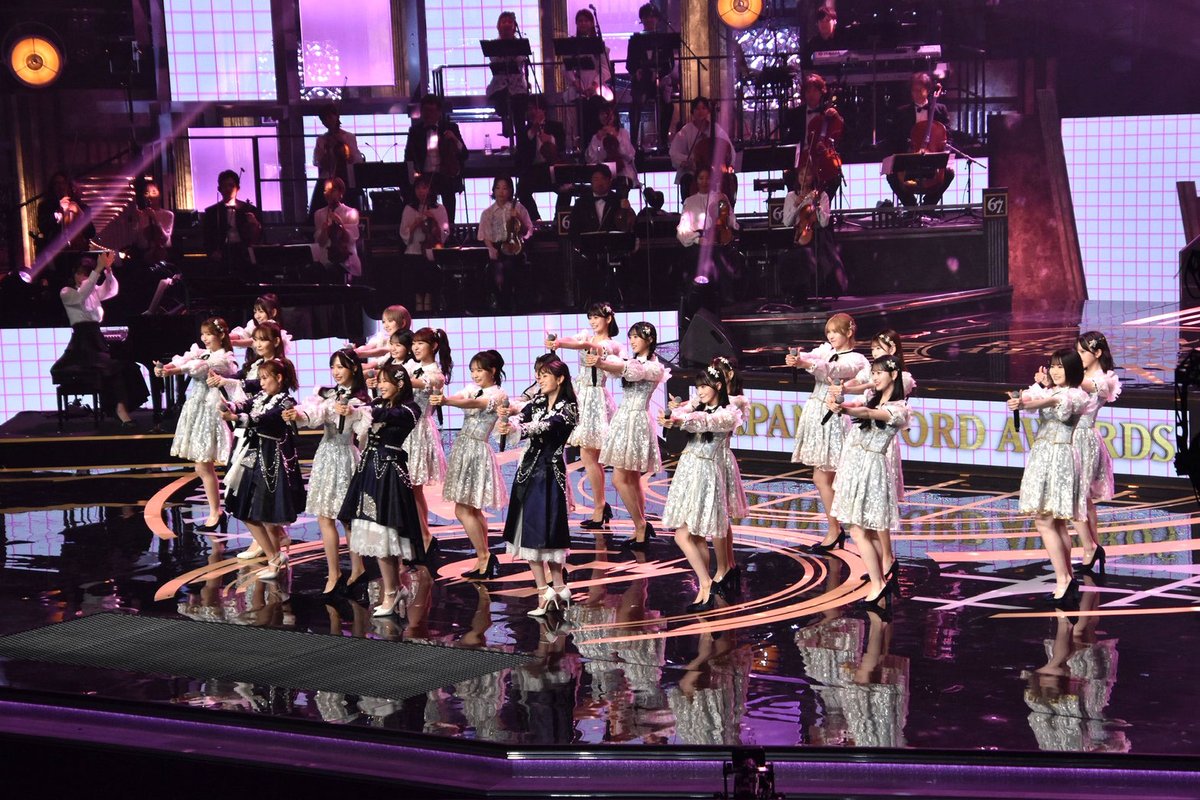 【レコ大】AKB48、前田敦子らOGメンバーと圧巻のパフォーマンス（写真 全10枚）
oricon.co.jp/news/2428288/f…

 #AKB48 #日本レコード大賞 <a href="/AKB48_staff/">AKB48公式</a> <a href="/TBS_awards/">輝く！日本レコード大賞</a>