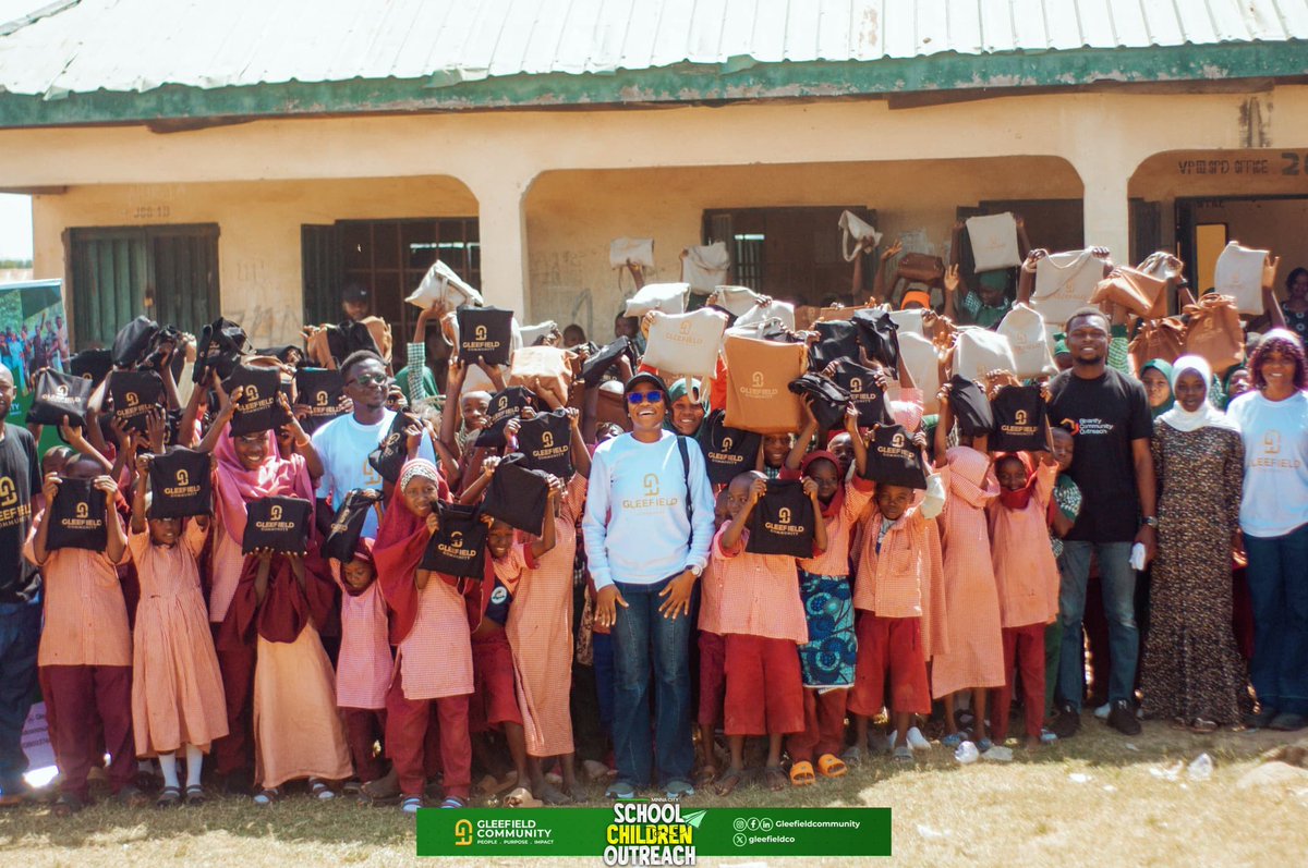 gleefieldglobal's tweet photo. In October, we reached out to 250+ schoolchildren at Government Primary &amp; Junior Secondary School Sauka Kahuta, Minna, Niger State. 

Children need to be reminded that they are seen, valued, and loved - and that is what we did 💚 https://t.co/BKoT0l5iIm