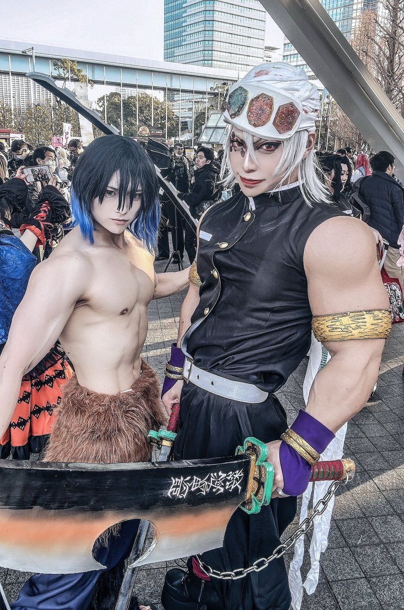 yuki_kurogiri's tweet image. 祭りの神と山の神でコミケに乗り込んできたぜ
ド派手にな！！！💎💥

#C107  #C107_cos