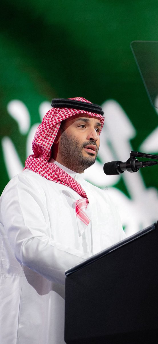 قسماً بمن أحلّ القسم
وقسماً بمن رفع السماء بلا عمد

#ولي_العهد 

ما رأى التاريخ لك شبيهاً
إلا الفاروق عمر بن الخطاب
رضي الله عنه… ورضي الله عنك

 #زعيم_الشرق_الاوسط