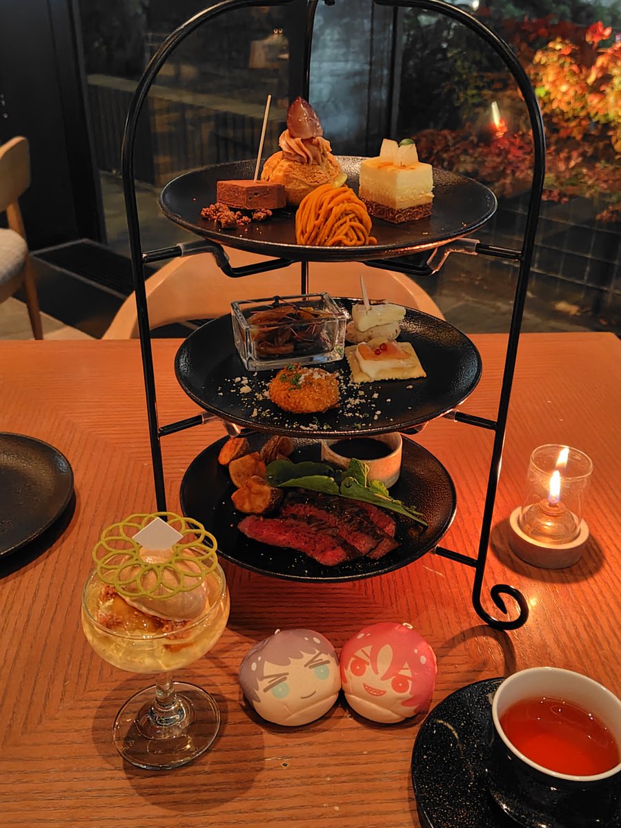 今年最後のハイティー☕️
ハイティーだとセイボリーが多いので甘い物苦手な人にもお勧め😉