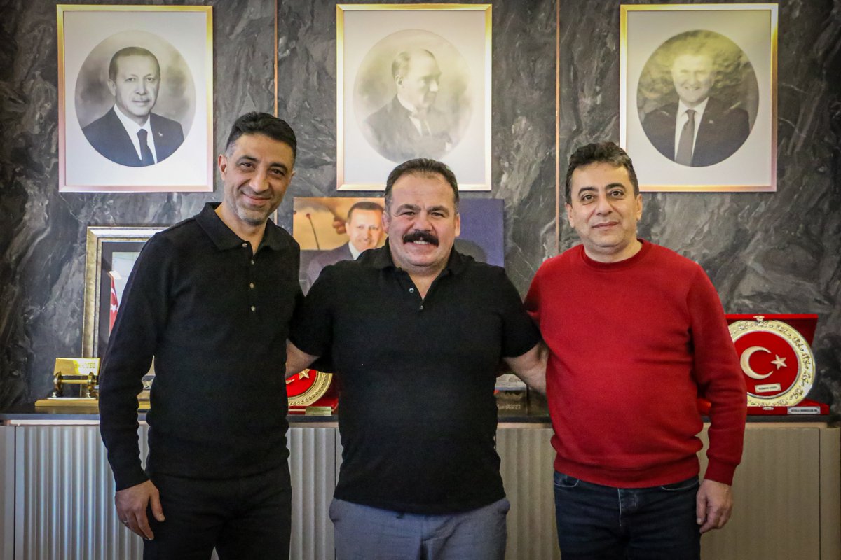 📍 Ziyaret

Türkiye İşitme Engelliler Spor Federasyonu Başkanı Sayın Dursun Gözel’i,
Sivas Cumhuriyet Üniversitesi Beden Eğitimi ve Spor Yüksekokulu hocamız Prof. Dr. Fatih Küçükibiş ve
Sivas esnaflarımızdan, AK Parti İl Yönetim Kurulu Üyesi Sayın Murat Sönmez ziyaret etti.