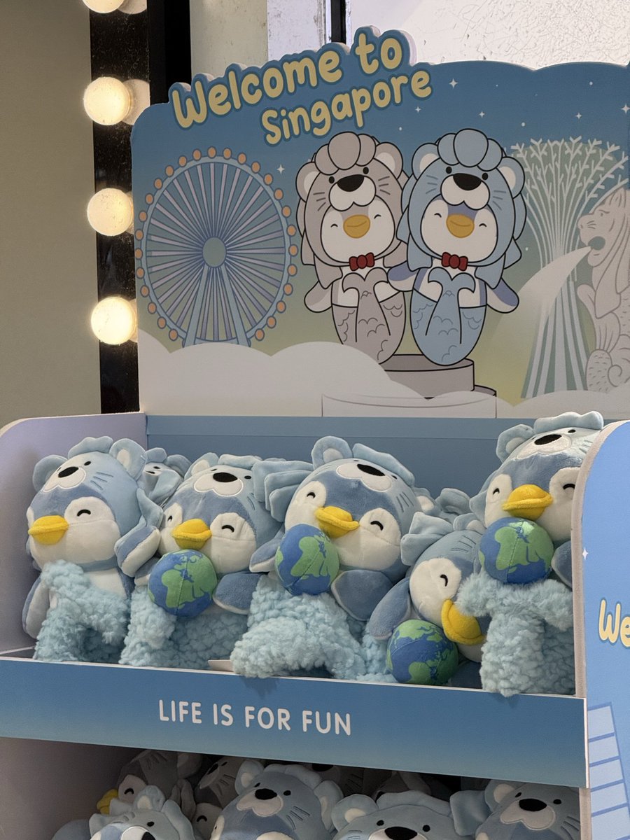 Weird animal combination — Merlion and penguin