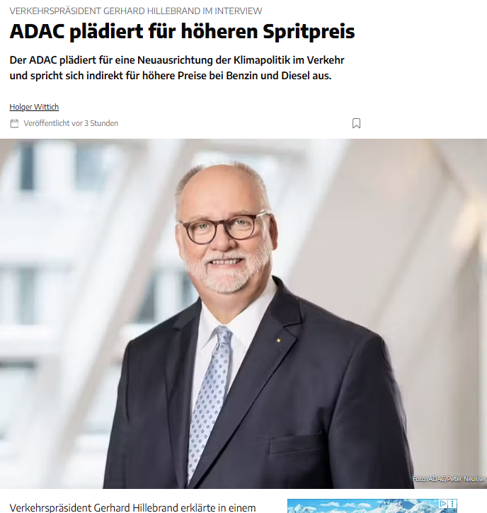 PeterBorbe's tweet photo. Es ist erstaunlich, dass der ADAC sich immer noch Millionen Mitglieder hat. Früher galt er als Vertretung der Autofahrer, inzwischen hat er sich zu einer grünen Vorfeldorganisation entwickelt, irgendwo zwischen "Deutsche Umwelthilfe" und Greenpeace. Da hört man Klimageblubber und Loblieder auf Elektromobilität, die Spritpreise sollen gefälligst steigen, um die Verbrennungsmotoren aus dem Markt zu drängen. Ist ADAC-Mann Gerhard Hillebrand eigentlich Grünen-Mitglied?
https://t.co/QqxQvpXLaE
