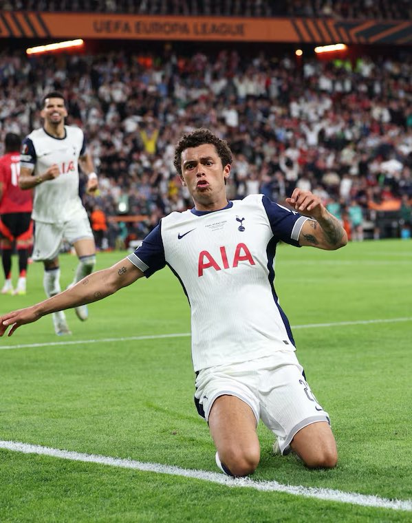 Spurs_Zone's tweet image. Brennan Johnson stats for Tottenham:

107 appearances 
27 goals
14 assists

Europa League winner 🏆 

If this is the end, we all want to say thank you Brennan. You gave us all the best moment of our lives. Forever #COYS