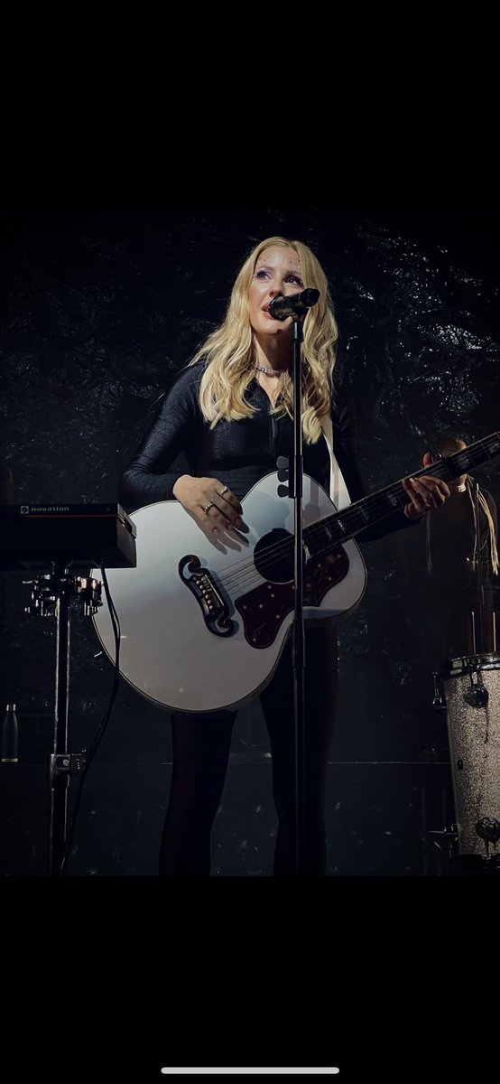 Happy birthday <a href="/elliegoulding/">Ellie Goulding</a> 🤍
(Still my favourite picture I’ve taken of you 🥰)