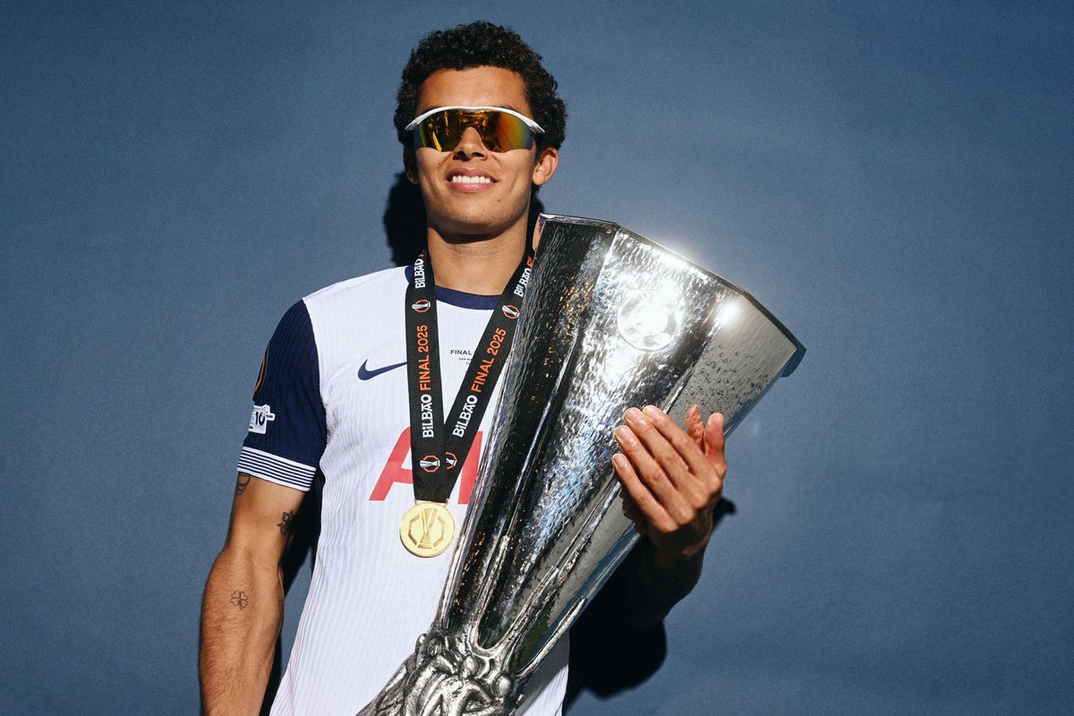 axelthfc's tweet image. FOREVER grateful🫶