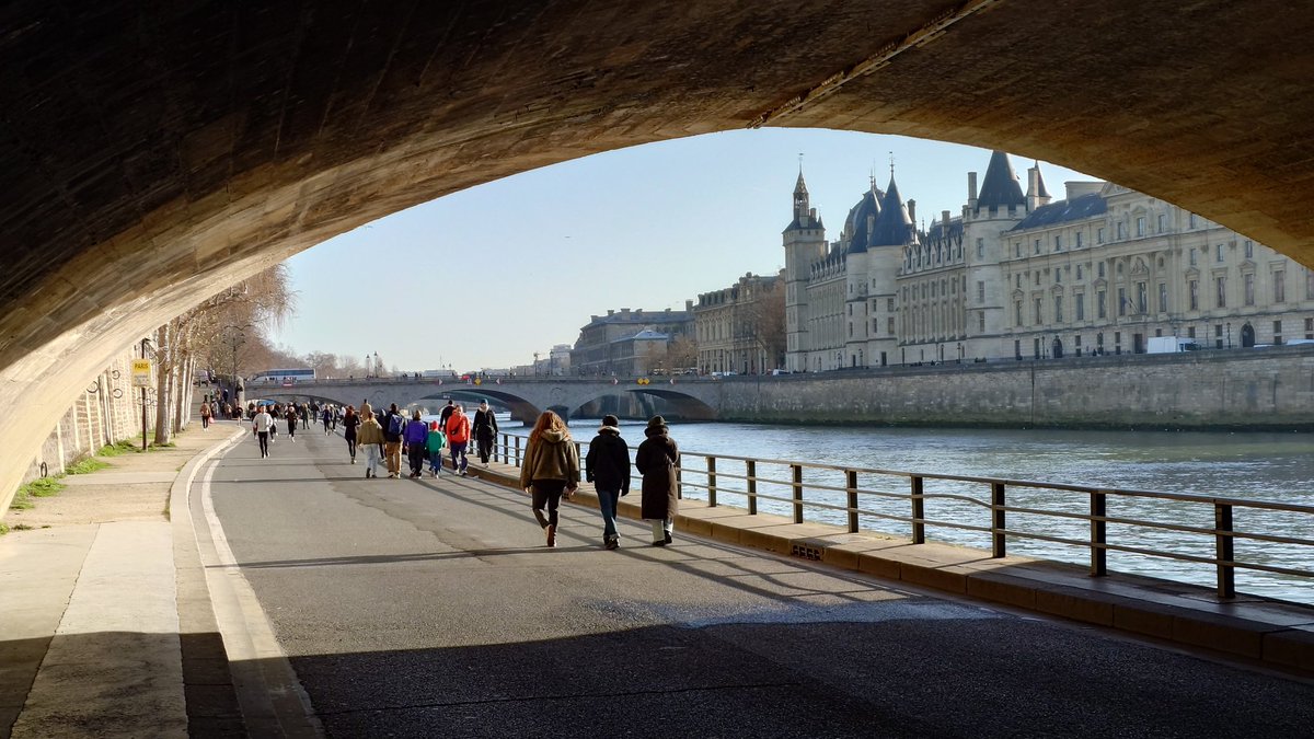 tatsupee's tweet photo. 🇹🇭俳優の足跡👣 in #Paris 🇫🇷
🔸#ShineTheSeries
Pont Neuf
📌 https://t.co/ts7JpkOrJq
#2601ParSxb https://t.co/PiXfVa670a
