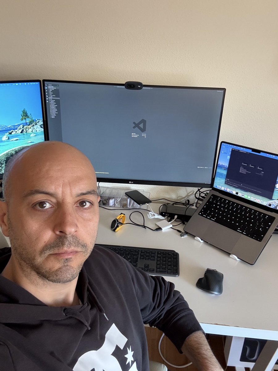 irvb_dev's tweet image. Where the magic happens ✨  #BuildInPublic #developer