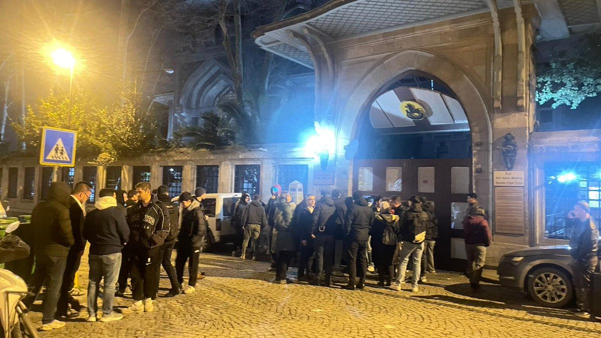 balkar_77's tweet image. İEL Disiplin Kararlarına Velilerden Tepki: “Bu Cezalar Çocuklara Fazladır, Geri Dönüşü Olmayan Hak Kayıpları Doğurur”
İstanbul Erkek Lisesi’nde 24 Kasım 2025 tarihinde yaşanan olaylar sonrasında verilen disiplin cezalarına ilişkin velilerin tepkisi sürüyor. Veliler, Milli Eğitim…