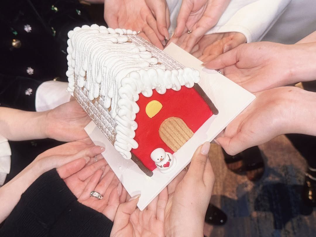 juuncim's tweet image. It’s our special day at SBS! &amp;lt;행복하다!&amp;gt; There are so many precious memories here that we will never forget; the laughter and the new experiences we shared. Umm.. we also look forward to creating even more beautiful memories here! ૮ ˶ᵔ ᵕ ᵔ˶ ა ... ❤︎