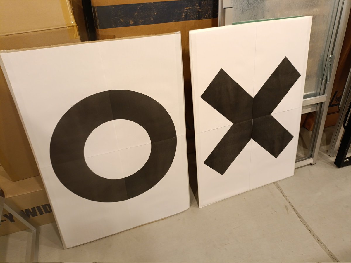 マルバツゲームのマルとバツを作って仕事納めです。
ありがとうございました。遊びにきてくれよな！