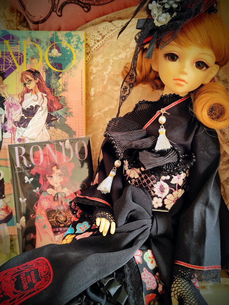 kazunee820's tweet photo. 新年に着るお衣装
ちょっと姐御風
今年は
＃マツオヒロミ展
に出会い、ドールちゃんに新しいお衣装を誂える事が出来ました。来年もマツオヒロミ様の世界を堪能したいです。
＃レトロモダンファンタジア
＃スーパードルフィー https://t.co/Lv0UqIBS4O