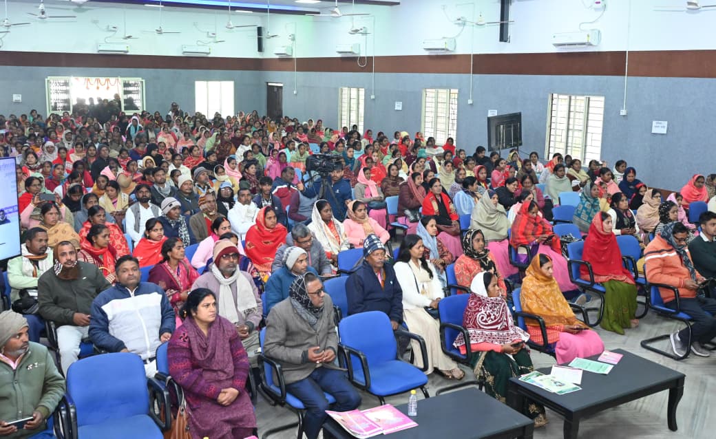 सामाजिक कुरीति निवारण एवं बाल विवाह मुक्त झारखण्ड विषय पर अनुमंडल स्तरीय कार्यशाला आयोजित। चतरा को बाल विवाह मुक्त जिला बनाने के संकल्प के साथ प्रतिभागियों को शपथ दिलाई गई। सामाजिक कुप्रथाओं के उन्मूलन हेतु सभी हितधारकों से समन्वित प्रयास का आह्वान।

<a href="/JharkhandCMO/">Office of Chief Minister, Jharkhand</a> <a href="/prdjharkhand/">IPRD Jharkhand</a>