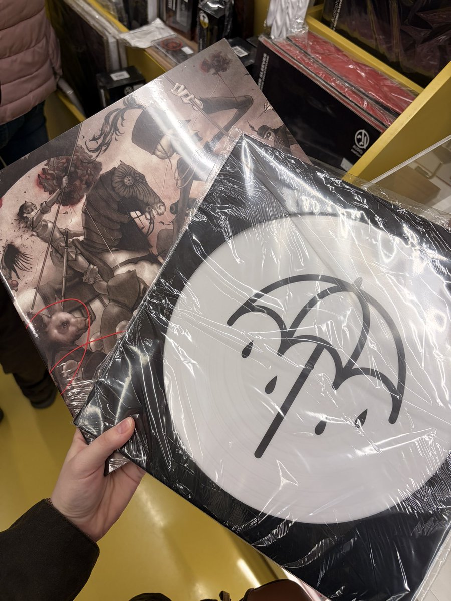 mathis_aa's tweet image. Я в 10 классе умерла б от счастья 
Осталось купить проигрыватель