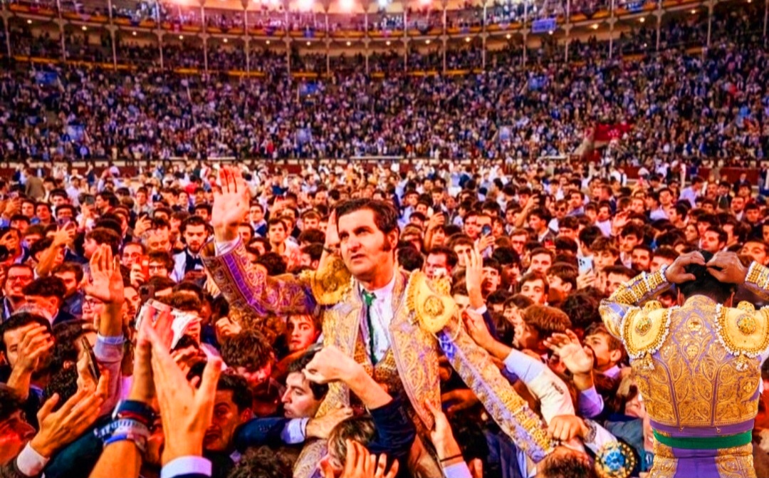 Las 3 tardes de 2025 de Morante en Madrid quedarán. Paradójicamente la que mejor estuvo fue la q no abrió la PG, aunque de algún modo las 3 forman una trilogía y compendio unitario coronado por la fabulosa estocada final a cámara lenta. Volverá pero ya no tendrá una retirada así.