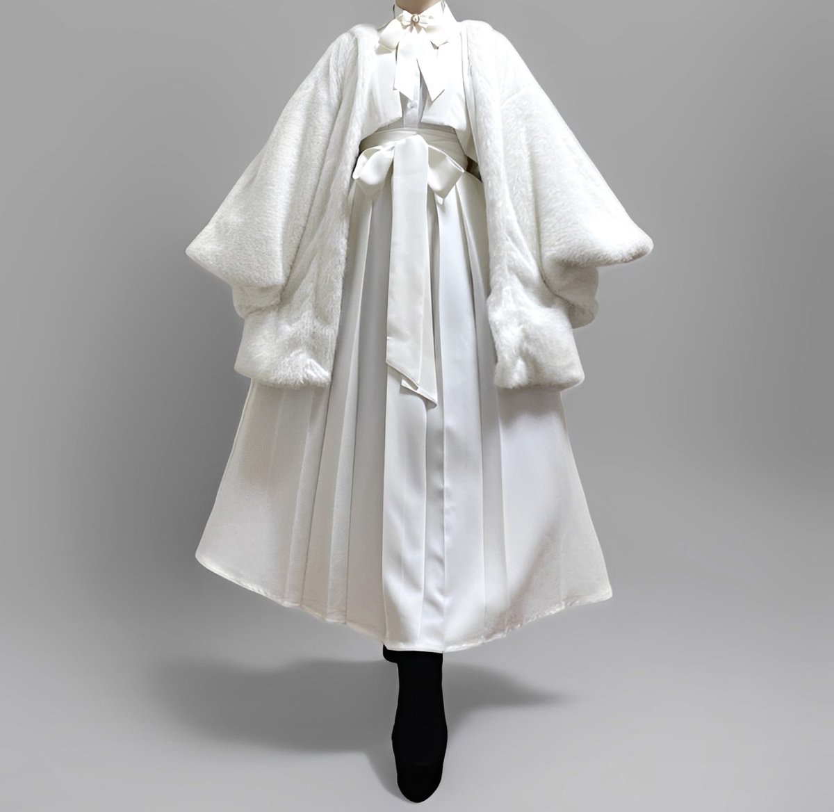 真っ白な冬の和洋折衷コーデ。
ショート丈羽織と袴スカートのセットアップにフェイクファー羽織が暖かい。