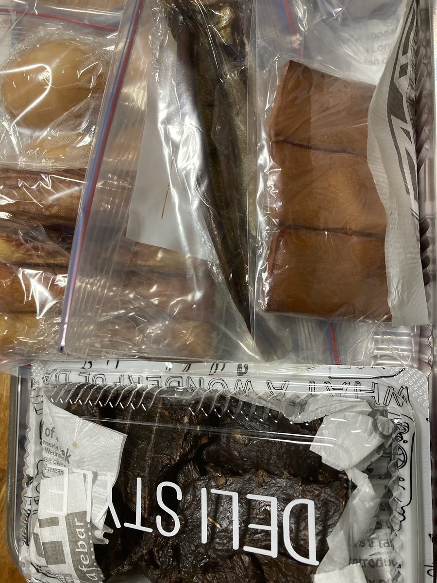CLUB_LOTUS2013's tweet photo. 捌いた蝦夷シカ肉をスモーキーニキ届けて我が家の分もお願いしたら種類が増えて返ってきた❤️
どれも美味い！
とても美味い！
ウィスキー🥃を飲まずにはいられない https://t.co/znGZhV6UpK