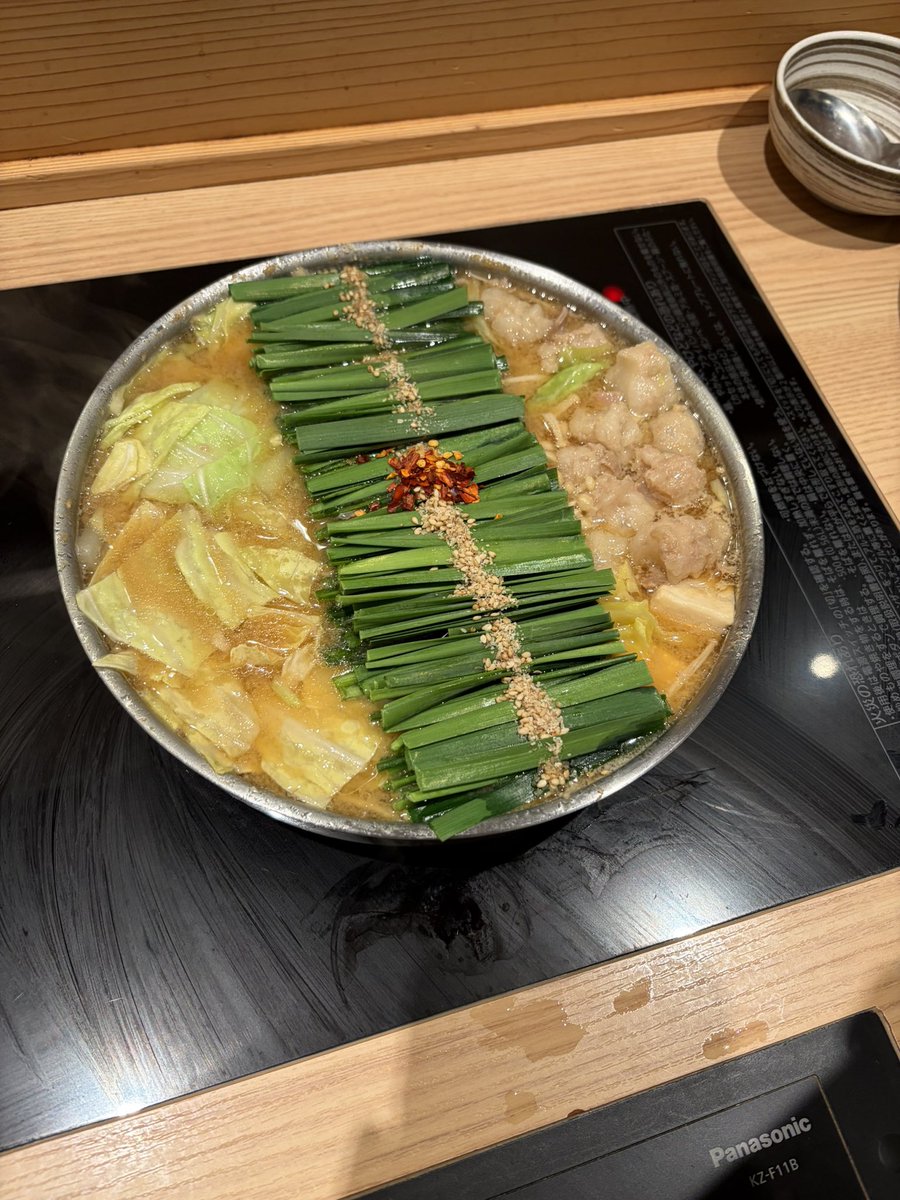 UVER_kh7's tweet photo. たくやくん喉やばそうだったけど明日大丈夫かいーーー
あとマリンメッセいろんな面で良い会場だなぁと思いました https://t.co/nrYlXYM45d
