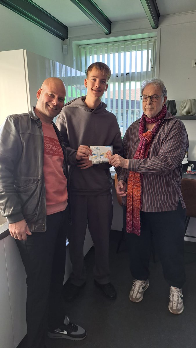 LocoFM's tweet image. Een tweetal winnaars bij Op weg naar 2026. Jan Wittingen won de Plus bon en Sander van Tent de bon van vishandel.Koelewijn