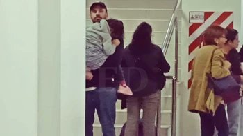 #TataQuispe:
Sabían que Eduardo del Castillo fue retenido en el aeropuerto de Viru Viru?
Dicen que quería viajar a Chile. 

Qué opinan hermanos?