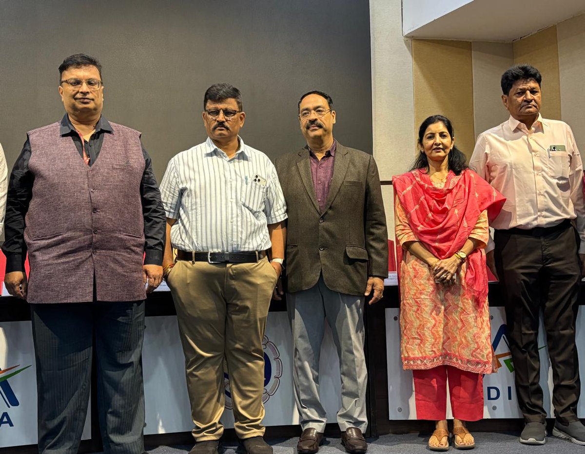 AhmedabadDgts's tweet photo. DGTS AZU ने CGST वडोदरा-I एवं CGST वडोदरा-II के साथ 30.12.25 को ICAI, ICMA, ICSI के वडोदरा चैप्टर्स, टैक्स प्रैक्टिशनर्स एसोसिएशन व स्थानीय व्यापारिक निकायों के साथ "विवाद समाधान", GST 2.0 व "व्यापारिक शिकायत निवारण" पर आउटरीच कार्यक्रम आयोजित किया, पश्चात प्रश्न-उत्तर सत्र हुआ। https://t.co/1sYg2UBAKr