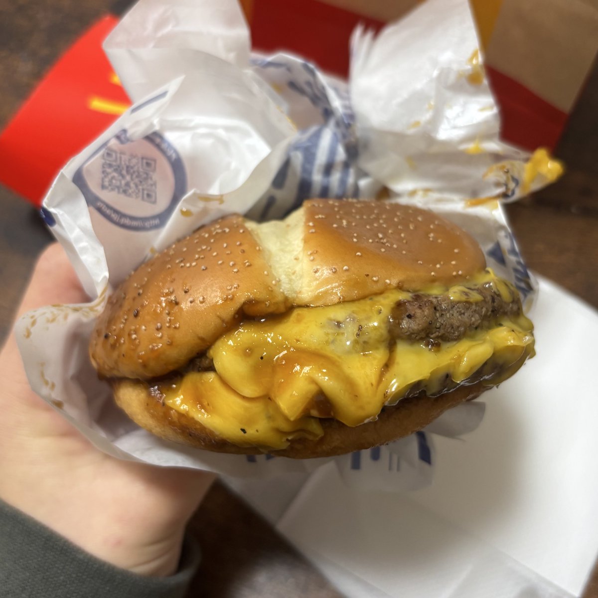 やっぱりサムライマックって1口食べただけで美味すぎて脳汁止まらん …