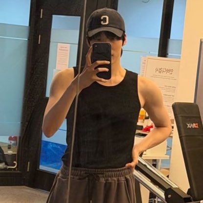 윤호 (@wangyunho_) on Twitter photo 