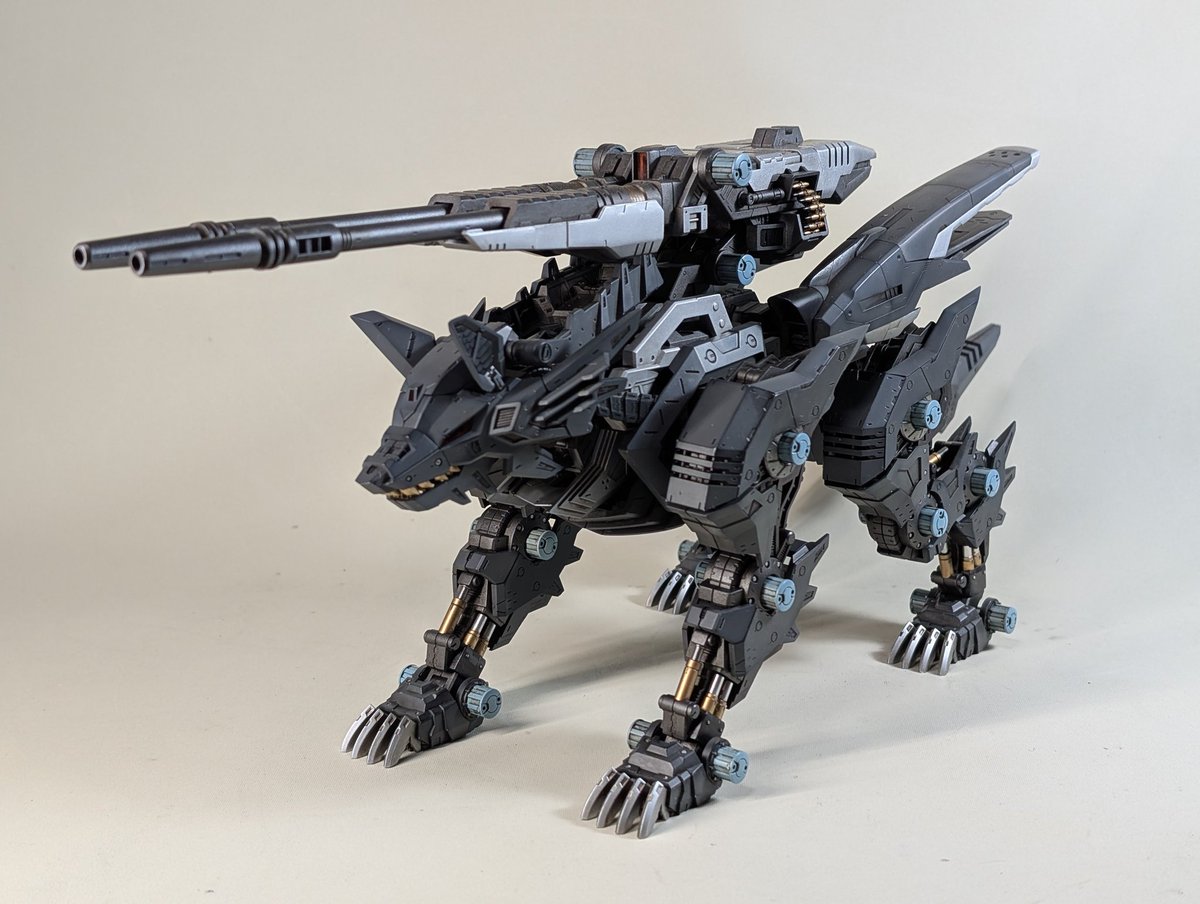 tessan_7830's tweet photo. 合わせて、ライガーゼロのお供に「ケーニッヒウルフ デュアルスナイパーライフル付」も製作。
ステレスをイメージして、機体色を白からグレーに変更。
合わせて、重量オーバーをカバーする為大型イオンブースターポッドを装備させました。👍
#ゾイド
#HMMZOIDS
#コトブキヤ
#ケーニッヒウルフ https://t.co/rpbxO5dOVA