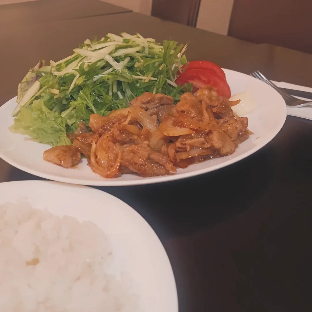 今年、最後の営業です❗️✨
画像にて今年の事を綴っております😊
＃三鷹
＃三鷹北口
＃三鷹ランチ
＃中央線グルメ
＃子供連れ
＃家族連れ
＃三鷹グルメ
＃洋食バル俊
＃創作料理
＃ワインバル
＃日本酒
＃ナポリタン
＃年末
＃年中
＃2025年
#2026年もよろしくお願いします