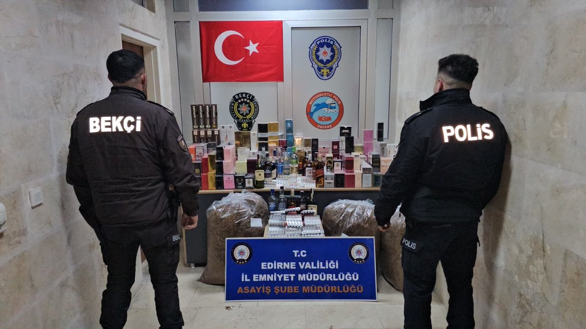 Sentetik ecza ve kaçak alkol ele geçirildi; 4 gözaltı

daykohaber.com.tr/sentetik-ecza-…