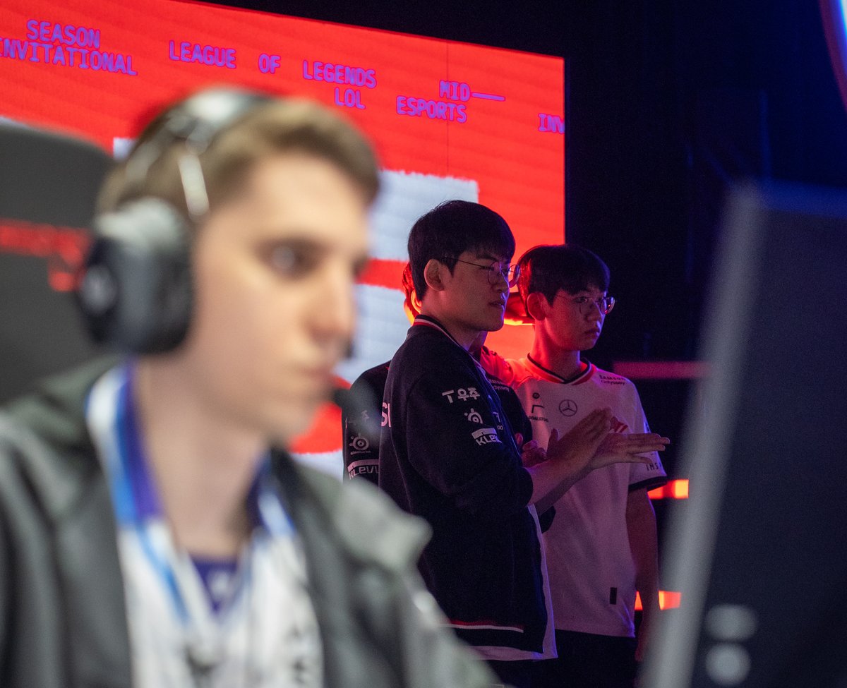 unrankedtoTim's tweet image. First Stand in Korea 🇰🇷
MSI in Vancouver 🇨🇦
LEC in Madrid 🇪🇸
Worlds in China 🇨🇳