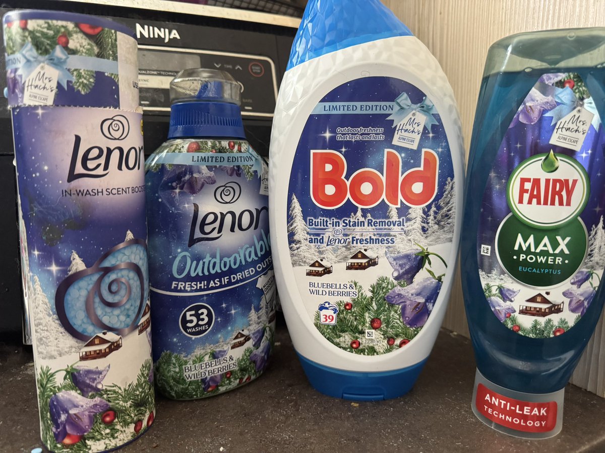 Far too obsessed with this! Smells bloody lovely!!