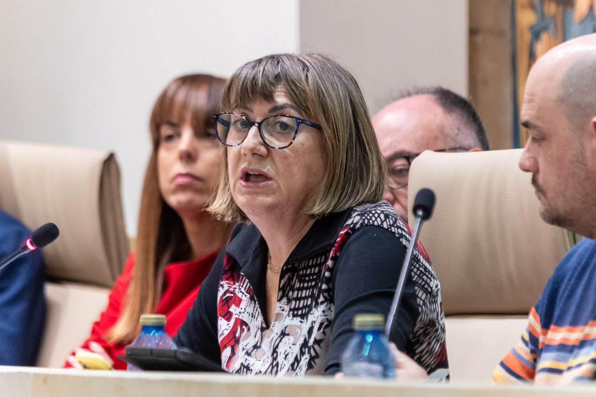 Se repiten los estereotipos de siempre en la programación cultural y, especialmente, en la música. Lejos de corregirse la discriminación, se agrava: más de once contratos masculinos frente a solo dos femeninos.

No hay excusa para seguir ignorando el talento femenino