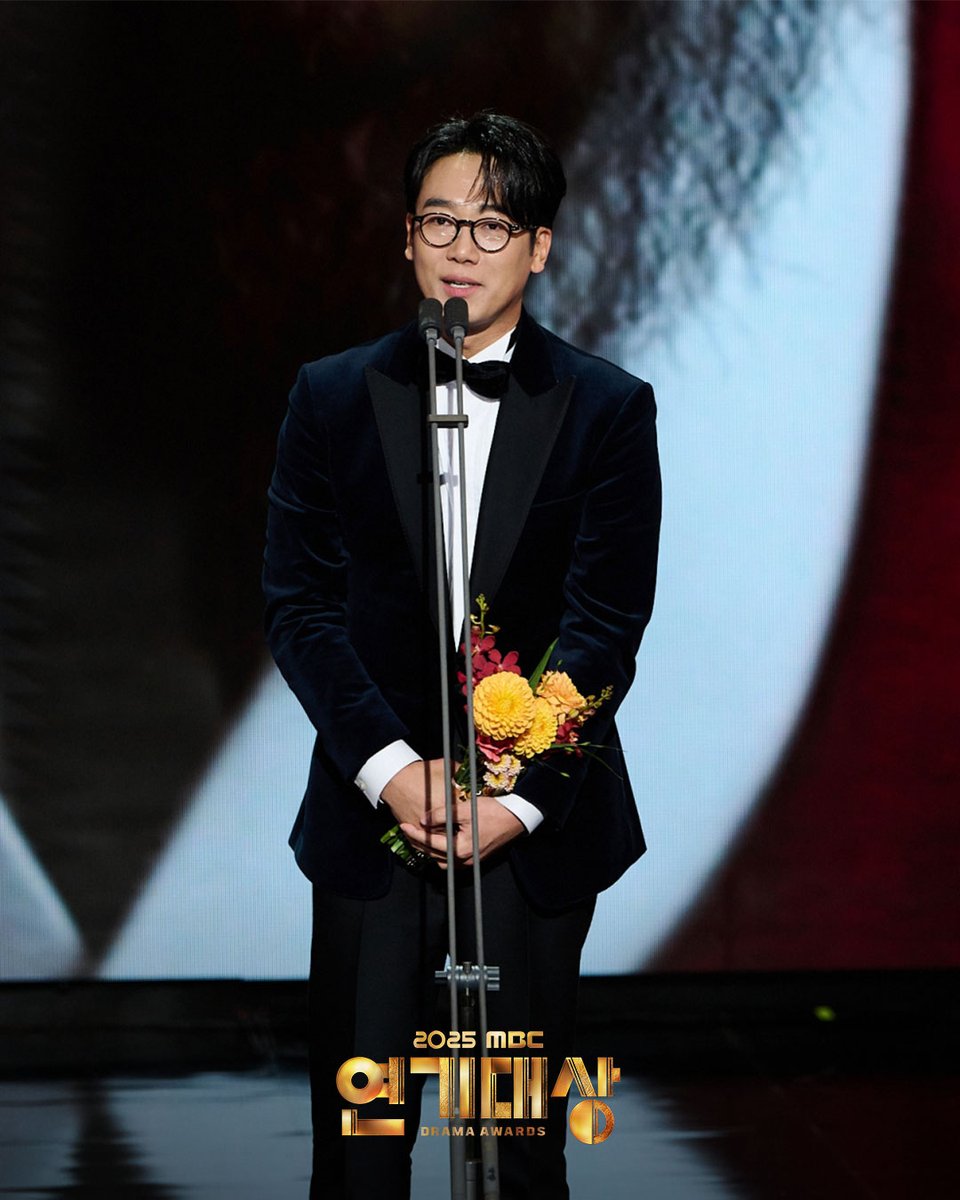 ✨2025 MBC 연기대상✨
조연상(남자) 수상을 축하드립니다🎉

🏆 조연상 (남자)
<이강에는 달이 흐른다> #김남희

#2025MBC연기대상 #MBC연기대상 #MBC드라마
#연기대상 #연말시상식 #mbcdrama #MBC